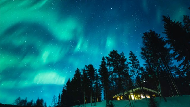 雪がつもるフィンランドの1月のオーロラな4kタイムラプス January Auroras しちごろく